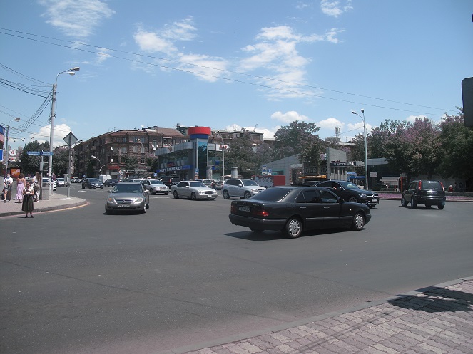 Подземный торговый центр в Ереване