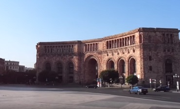 Площадь Республики в Армении